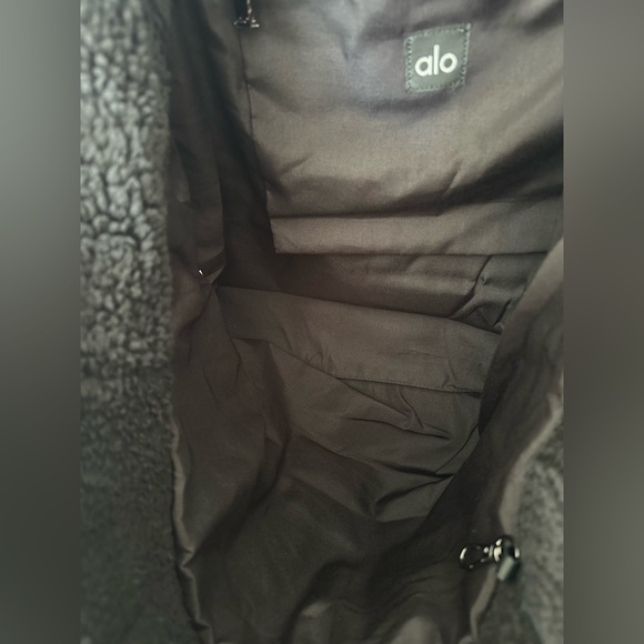 Alo Yoga Ovesize Shearling Black Tote Bag Sherpa Zip Shoulder Gym Travel New - Picture 5 of 10
